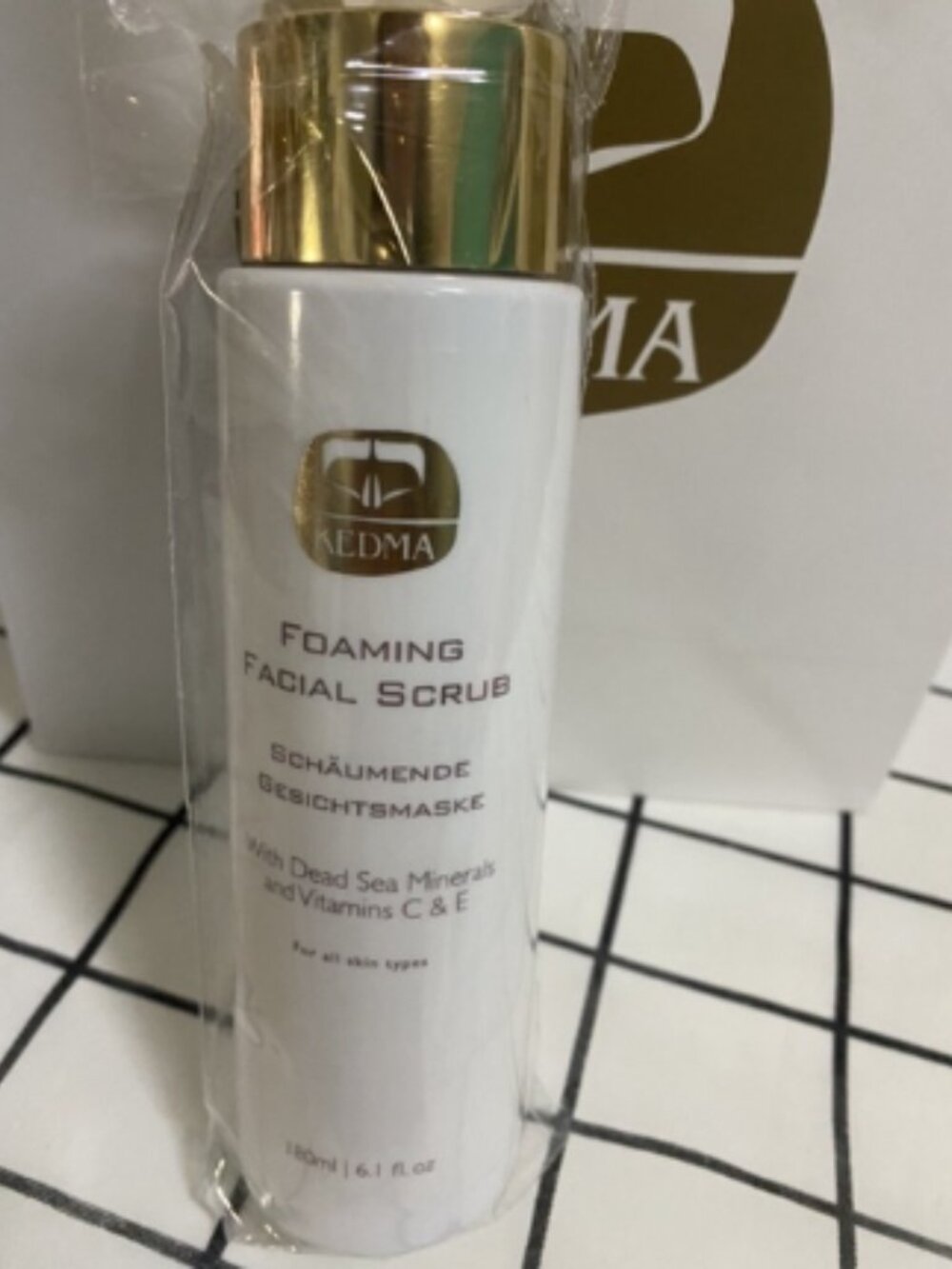 KEDMA FOAMING FACIAL SCRUB-DEAD SEA MINERALS-VITAMINS C&E-6.1 fl oz / 180 ml-NEW